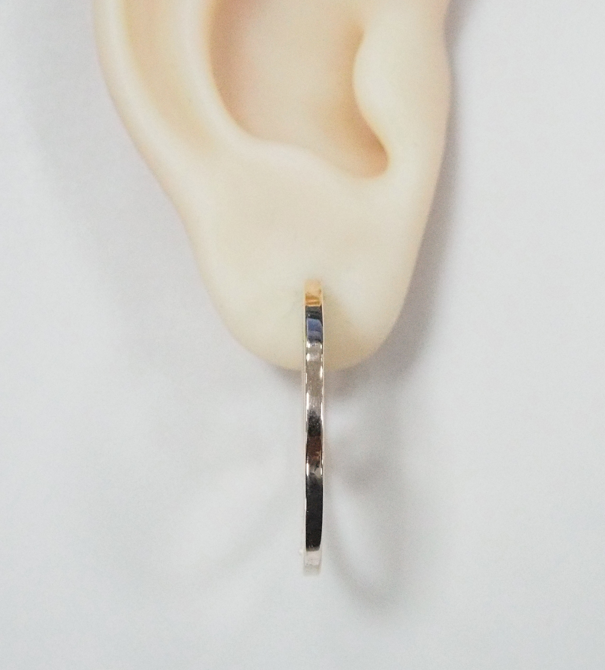 Золотые серьги 585 пробы;